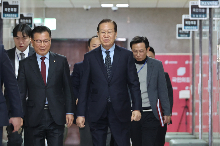 개헌특위 첫 회의 참석하는 권영세 비대위원장