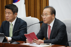 당정, 은행권 초과이익 대책 추진…野 추진 횡재세에는 "포퓰리즘"