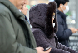 [오늘날씨 예보] 전국 곳곳 목도리 보단 마스크…서울 아침 4도, 미세먼지 나쁨