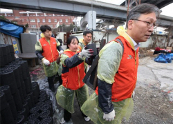 [경륜] 취약계층에 연탄 1만2000장, 쌀 280kg 전달