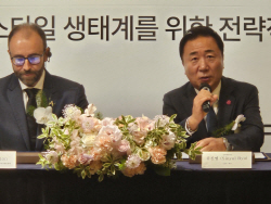 신세계免 "김포공항 입찰 참여, 해외점포도 검토"