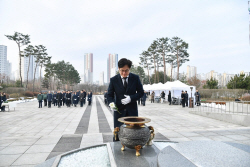 김병수 김포시장 현충탑 참배로 공식일정 시작