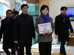 野 "총리실, 이재명 사건 축소" 경찰 고발에 총리실 "작성에 관여안해"