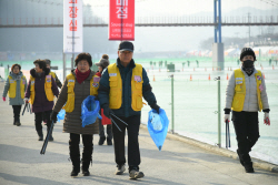 화천산천어축제 성공 원동력…끊임없는 자원봉사 릴레이