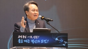 토스 안부럽다...‘디지털’ 몰입도 높이는 진옥동 신한지주 회장