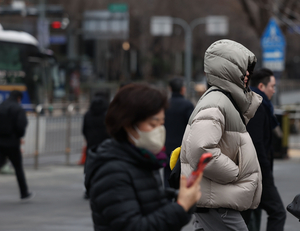 [오늘날씨 예보] 전국 패딩 다시 꺼내야…서울 등 출근길 기온 ‘영하권’