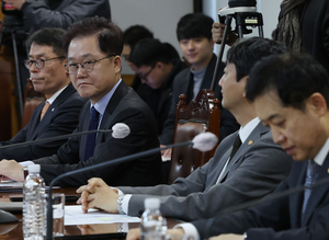 강석훈 산은 회장 “태영건설 신규 지원, 자금 미스매치 연결”