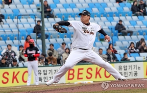 ‘코리안 몬스터’ 류현진, 12년 만에 국내 무대 복귀.. 148km 직구 건재