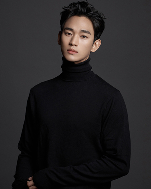 김수현, ‘비숲2’ 감독과 만나나..‘넉오프’ 긍정검토중