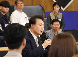 尹대통령 “개혁이라는 것은 적 만드는 것…기득권 뺏기는 쪽이 정권 퇴진 운동”