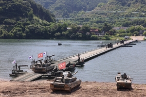 육군 기갑·포병·기계화 보병 전력, 한화 도하 장비로 강 건넌다