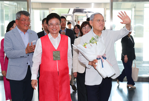 유인촌 문화체육관광부 장관, 경북 지역 방문 중 관광 활성화 모색