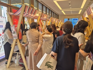 [포토뉴스]여성기업 우수제품 판매전 ‘2024 브릿G마켓’…AK플라자 원주점서 개막