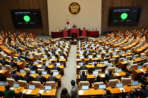 전국민 25만원 지원법,  소상공인엔 ‘희망 고문’?