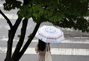 기록적인 폭염 속 ‘극한 호우’…전국 곳곳 피해 속출