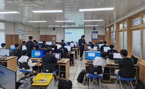 고흥군, 맞춤형 드론 군집 비행 코딩교육 진행