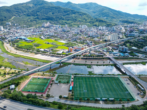 청도군, 청도천변 축구장 국제규격에 맞춰 새단장