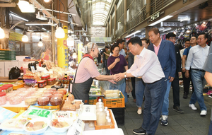 신상진 성남시장, 추석 맞이 전통시장 방문...상인 애로사항 청취