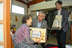 이석준 농협금융 회장, 추석 앞두고 ‘우리 쌀·농산물 꾸러미’ 나눔