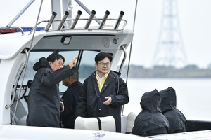 김포시 전국최초 갑문체험 인기, ‘고공행진’