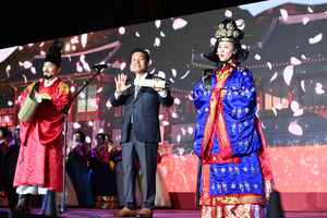 [에경 포커스]효심 담긴 수원의 시월은 역시 축제의 달...역사와 흥 ‘가득’