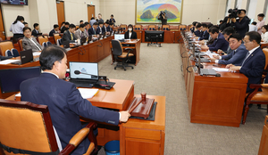 국감 이번주 개막…‘금융사고’ 집중 추궁 벼르는 정무위