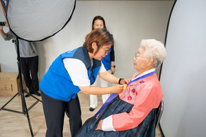 경기평택항만공사, ‘어르신 장수사진 나눔 행복 프로젝트’ 성료