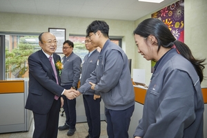 김승연 회장, 한화에어로 보은사업장 방문…“경쟁우위 확보하자”