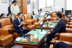 김동연, 박정 예결위원장 만나 ‘정부 재정 확대와 경기도 주요 사업 국비 확보’ 요청