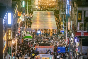 ‘노잼’ 축제가 라면·김밥 기업 손잡으니 ‘꿀잼 명소’로