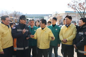 김동연, 폭설 피해에 301억 5000만원 지원...“위험지역 순찰 강화”도 지시