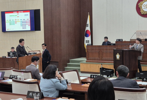 “원주시 특보 임명 논란… 특정 시민단체 편중·성과평가 필요성 제기”