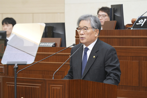 안동시의회 이재갑 의원, 시장의 적극적 역할 촉구...풀뿌리 민주주의 수호와 시민 주권 강화 강조