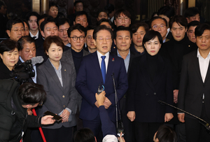 이재명 “尹 비상계엄은 불법·위헌…다시 정상 사회로”