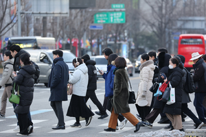 2025년 설은 ‘9일 황금연휴’?…정부, 임시공휴일 지정 검토