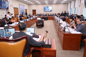 [이슈분석] 극심한 정국혼란 속 11차 전기본·에너지3법 통과…“산업·산자위 칭찬받아 마땅”